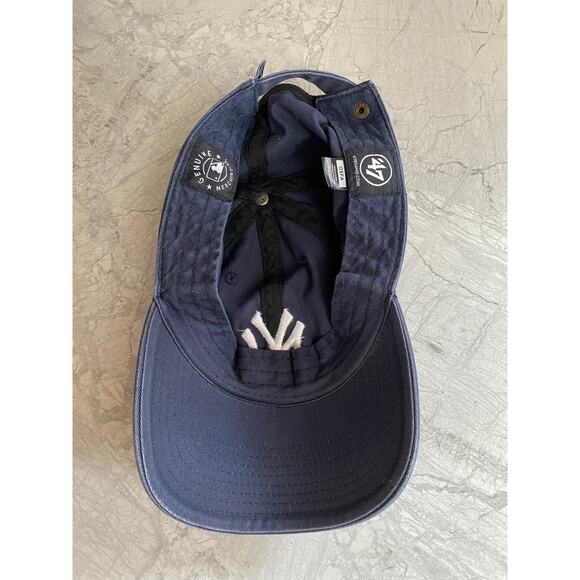 New York Yankees Faded Blue Baseball Hat - Picture 6 of 9